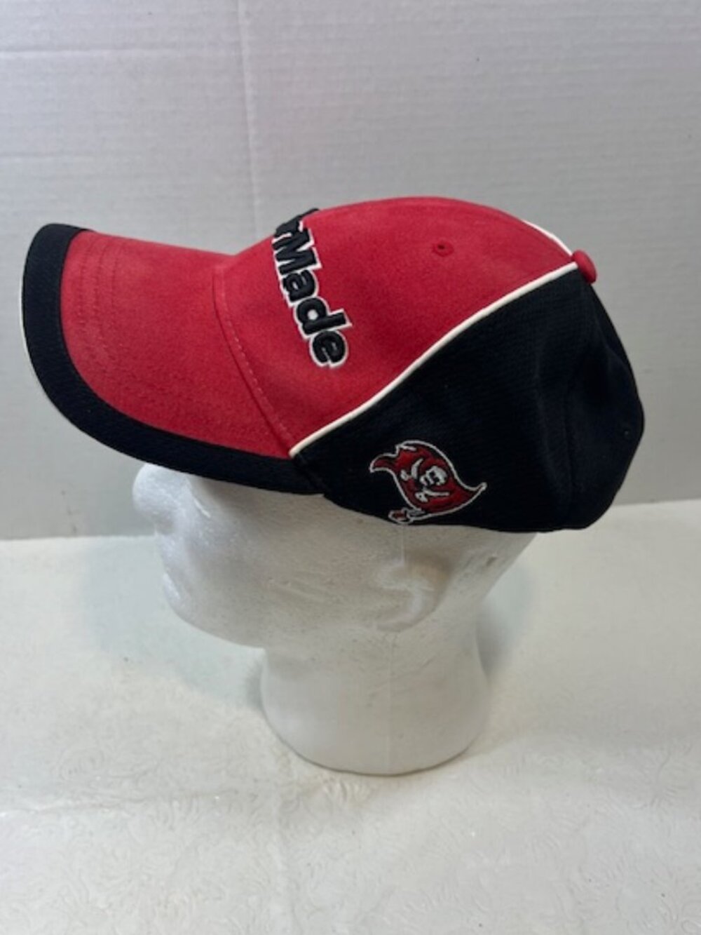 TB Buccaneers Taylor Made Cap Hat Logo Velcro Adjustable Red Black Embroidered